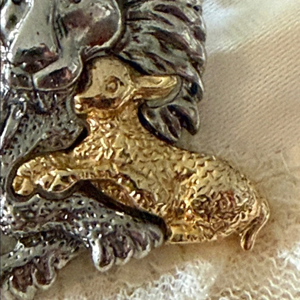 Vintage Danecraft Two-Tone Lion and the Lamb Brooch Pin